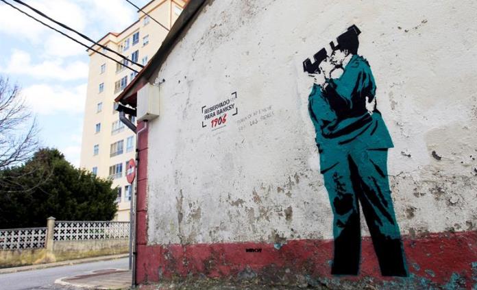 Investigan si una obra aparecida en Galicia es la primera de Banksy en España