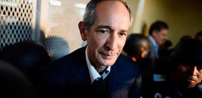 Dan libertad bajo fianza para el expresidente de Guatemala Álvaro Colom