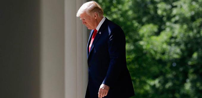 Trump celebra día de oración bajo la sombra de la actriz porno Stormy Daniels