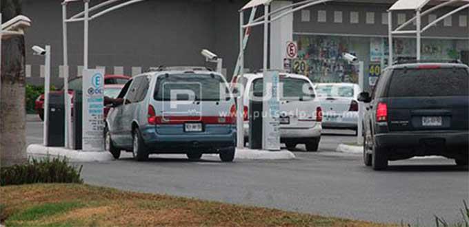 Pide Desfassiux a Hacienda fiscalizar ingresos por cobro de estacionamiento en plazas comerciales