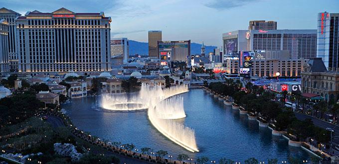 Miles de empleados de casinos aprueban huelga en Las Vegas