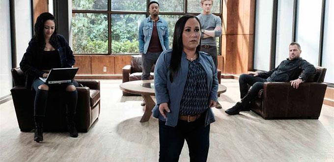 La espía que empodera a la mujer con “MacGyver”