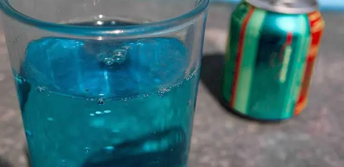 Morena busca prohibir la venta de bebidas energéticas a menores