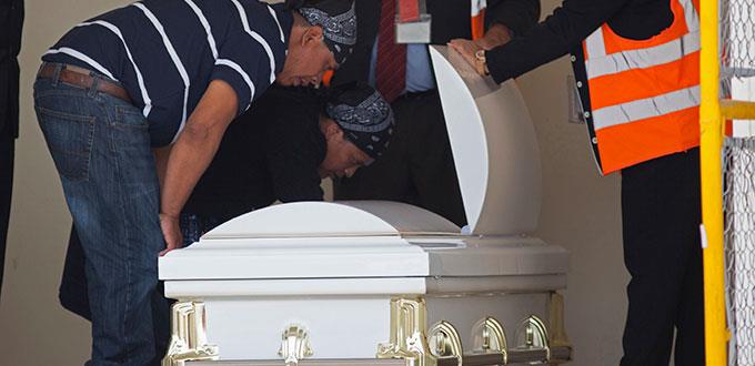 Repatrian cuerpo de asesinada por oficial fronterizo