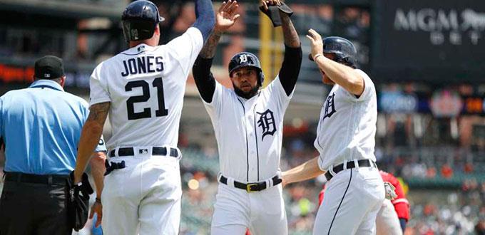 Triple de Víctor Reyes guía triunfo de Tigres ante Angelinos