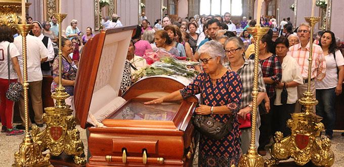 Ofrecen misa a Szymanski en Catedral