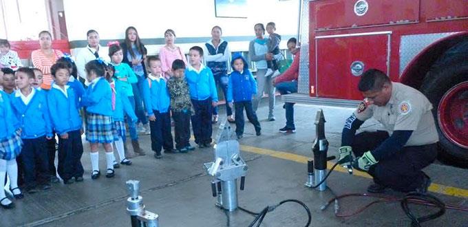 Bomberos ofrecen pláticas en escuelas