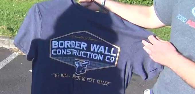 Juez de EUA permite a estudiante vestir camiseta antiinmigrante