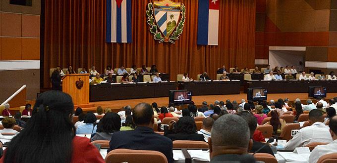Cuba inicia proceso para reformar su Constitución