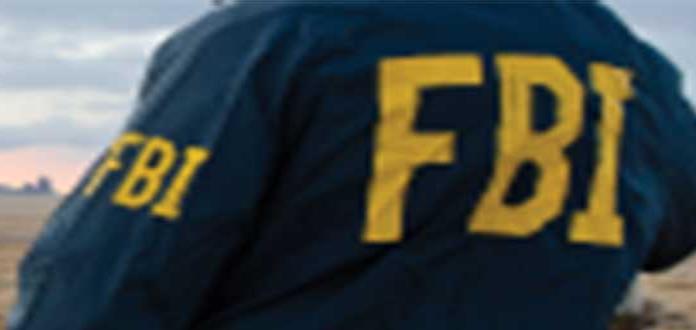 Agente del FBI hiere a asistente a un bar en aparente disparo accidental