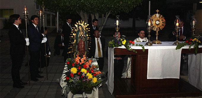 Jóvenes reafirman su amor a Dios