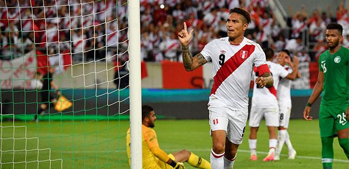 Guerrero reaparece con doblete y Perú vence por 3-0 a Arabia Saudí