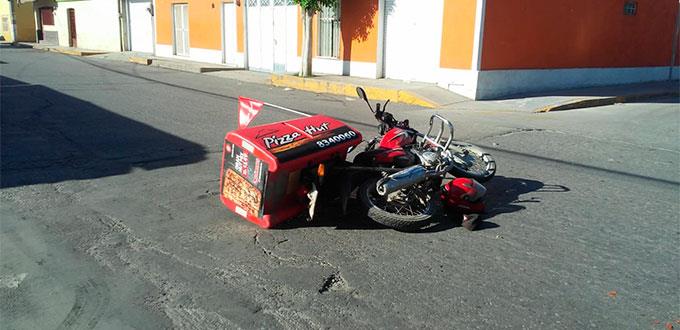 Repartidor de pizzas es arrollado por una camioneta en Soledad