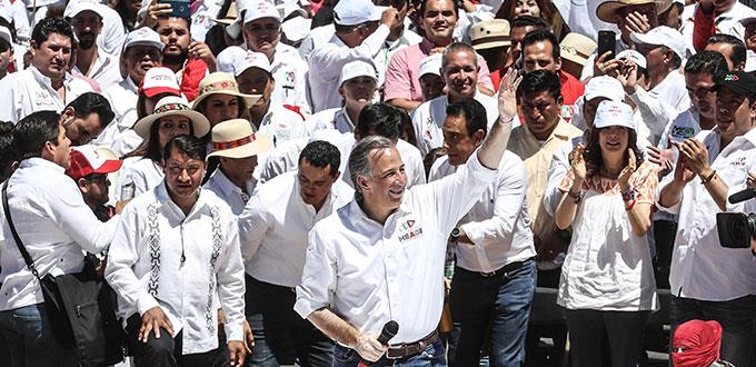 Meade arremete contra la CNTE