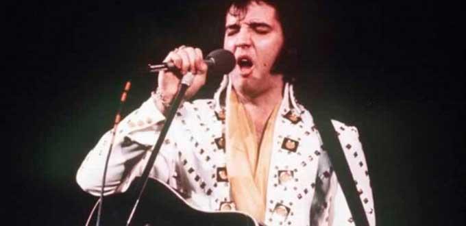 Sin postor guitarra que usó Elvis en “Girls! Girls! Girls!”