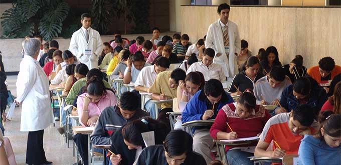 Van 16 mil jóvenes por un lugar en la UASLP