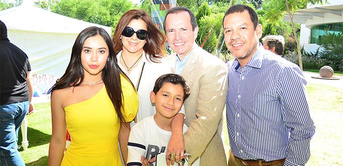 Alejandro Jonguitud Ortiz efectuó su primera comunión