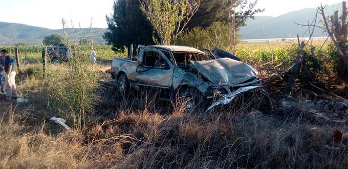 Muere conductor por jugar a las carreras