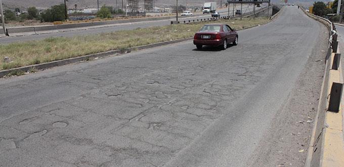 Pavimento se cuartea, en puente del Periférico