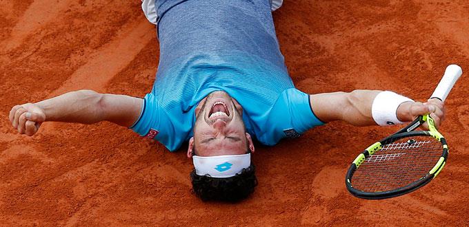 El italiano Marco Cecchinato elimina a Djokovic en Roland Garros