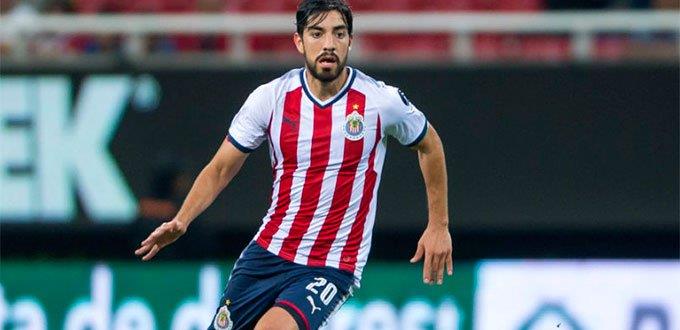 Pizarro presenta exámenes médicos, pero con Chivas