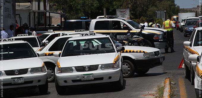 SCT incompetente para denunciar el bloqueo de taxistas