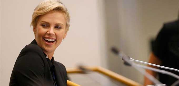 Charlize Theron y Óscar Isaac doblarán filme de Los locos Addams