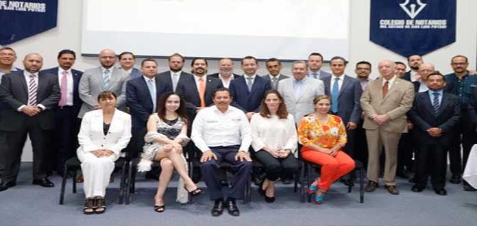 Se reúne Gallardo con integrantes del Colegio de Notarios