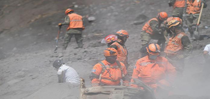 Se agota el tiempo para rescate de sobrevivientes en Guatemala