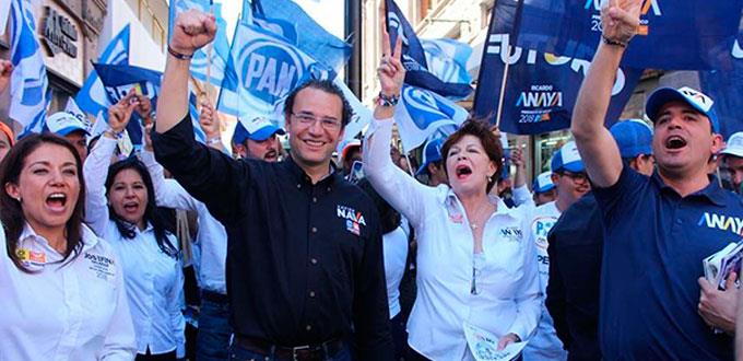 Panistas realizan caminata por el Centro Histórico acompañados de Cecilia Romero