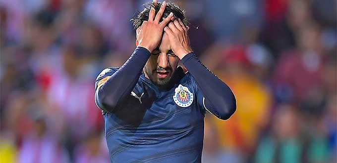Con emotiva carta, Pizarro se despide de Chivas