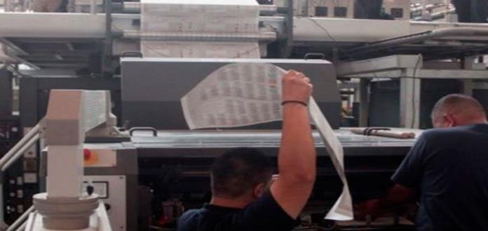 Boletas electorales y tinta para dedos aguantan la prueba del ácido