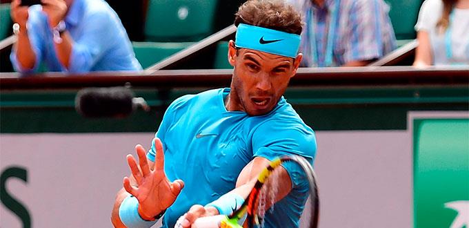 Rafael Nadal remonta y avanza en Roland Garros