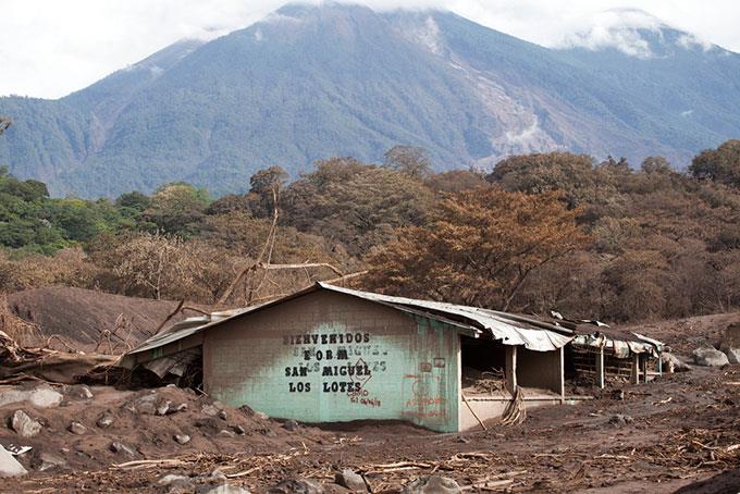 Pueblo destruido por volcán en Guatemala creía estar a salvo