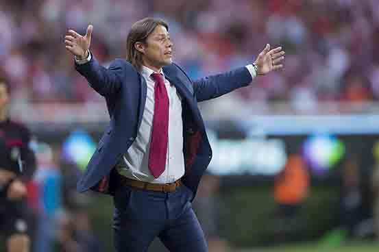 Matías Almeyda llega a Guadalajara para definir su futuro