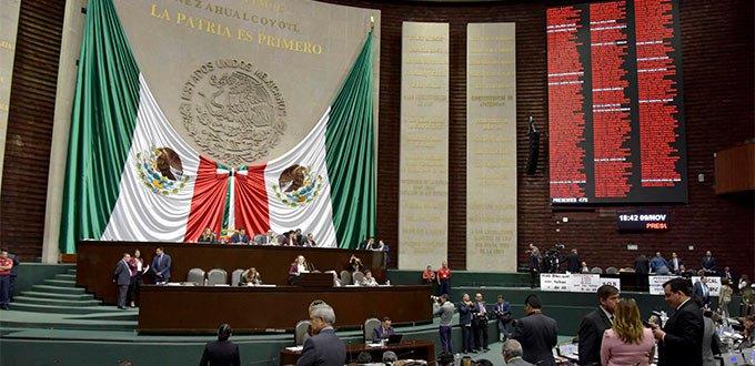 Llega al Congreso iniciativa para mochar manos
