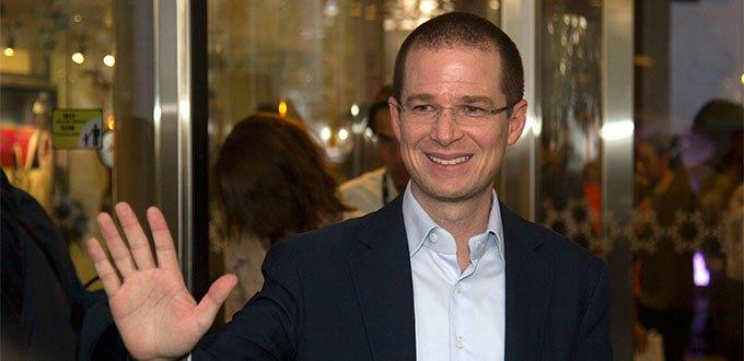 Fox recibe a Anaya en el Aeropuerto de la CDMX