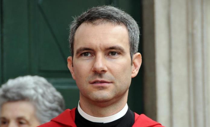 Vaticano juzgará a diplomático acusado de consumir pornografía infantil