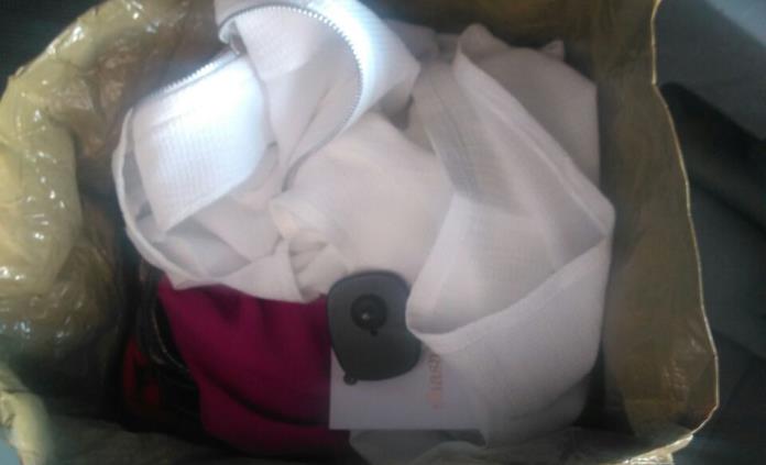 Mujer intentó robar 20 prendas de ropa con un valor total de más de 6 mil pesos en Plaza San Luis