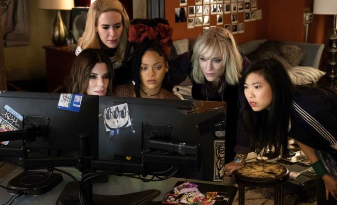 “Oceans 8” debuta en el primer lugar de la taquilla de EEUU