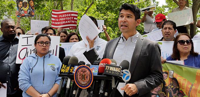 Se pospone deportación de ecuatoriano en NY