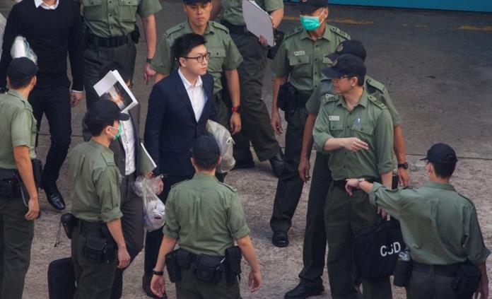 Edward Leung, sentenciado a prisión junto a otros activistas hongkoneses