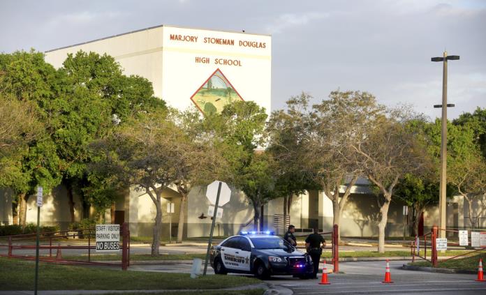 Profesora de Parkland es honrada en los Premios Tony