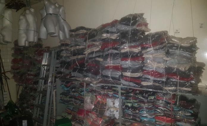 Federales aseguran más de nueve mil prendas de ropa pirata en la Ciudad de México