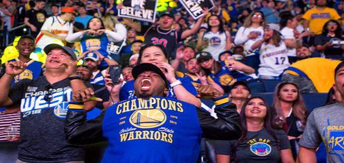 Oakland vuelve a celebrar campeonato de los Warriors