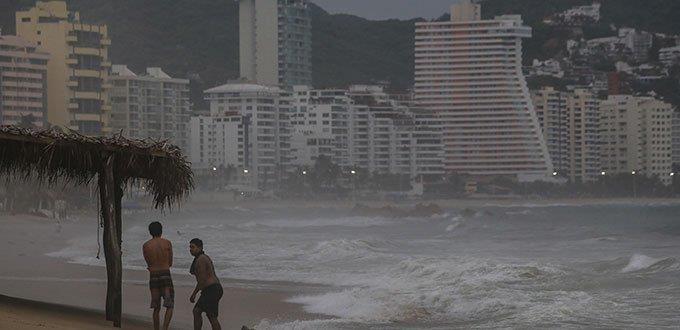Bud se debilita y será tormenta tropical; Segob pide estar alertas