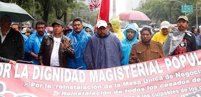 Maestros de la CNTE realizan mitin en Zócalo