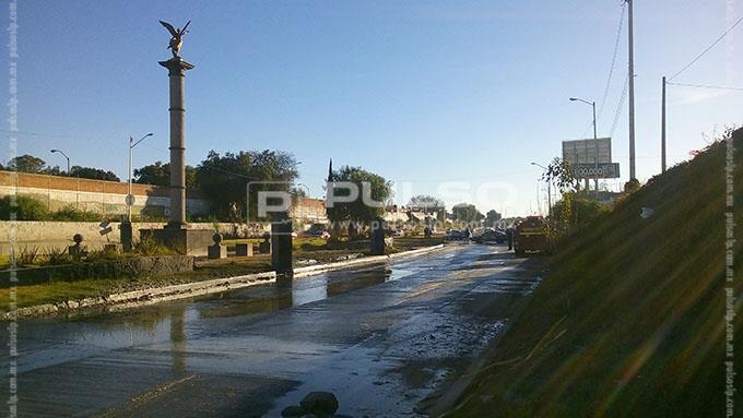 Reabren bulevar del Río Santiago, pero solicitan precaución por encharcamientos y nuevos cierres