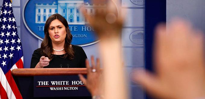 Tensión entre reporteros y portavoz de la Casa Blanca por separación de familias migrantes