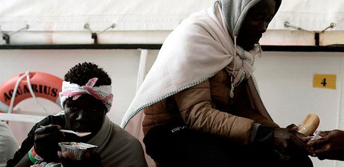 Tortura y hambre, los náufragos rechazados por Italia y Malta evocan el agujero negro libio